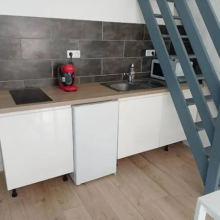 Budgetbnb 185, Petit Duplex A Deux Pas De L'opera Climatise Toulon